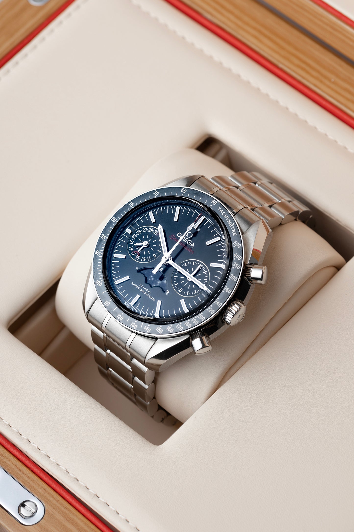 Omega Speedmaster Moonphase