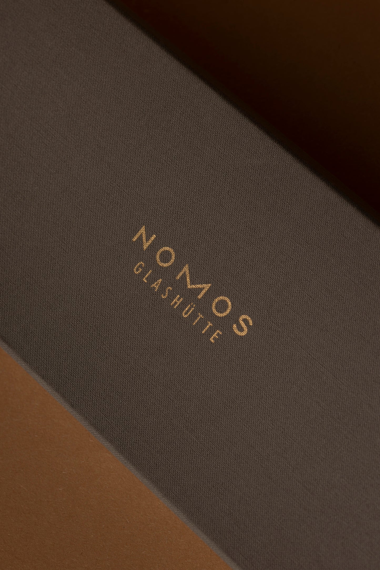 Nomos Metro 1180